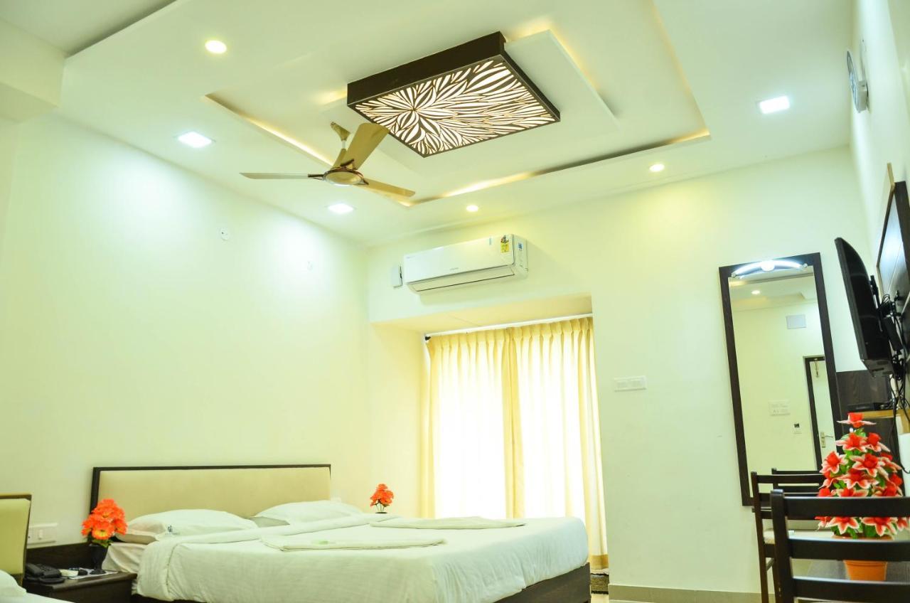Hotel Ambai Grand Ambāsamudram Exterior foto