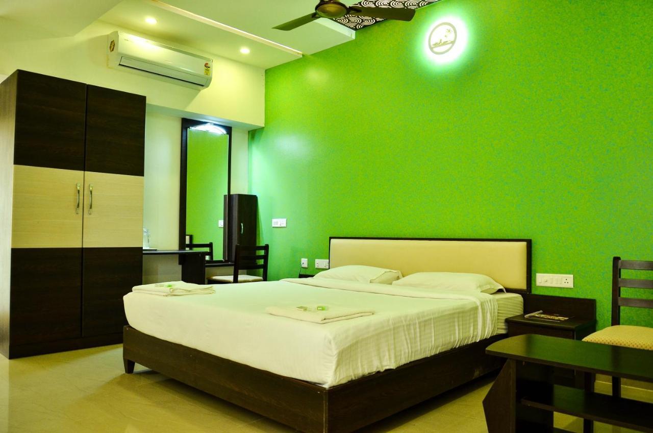Hotel Ambai Grand Ambāsamudram Exterior foto
