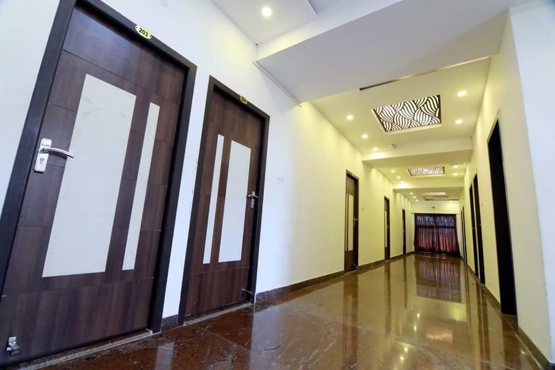 Hotel Ambai Grand Ambāsamudram Exterior foto