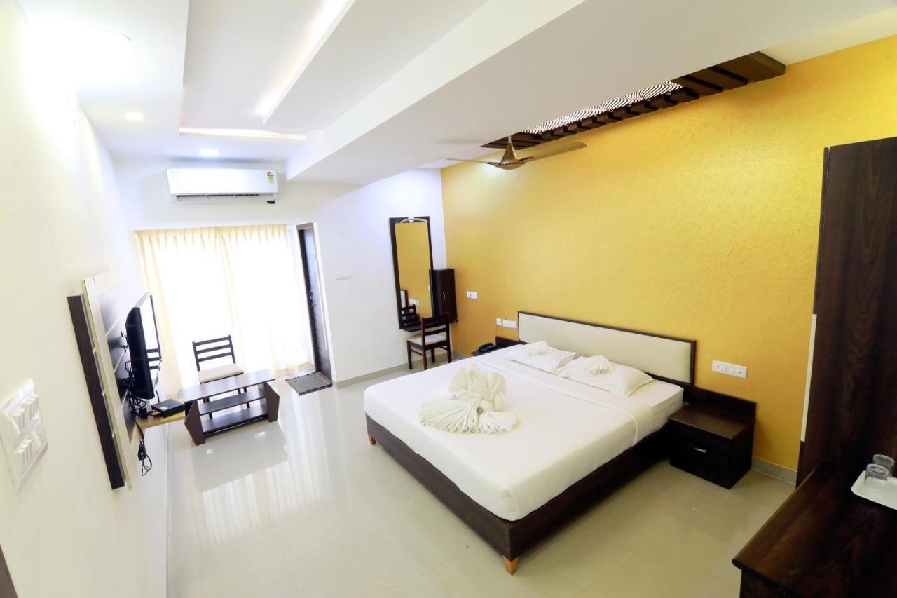 Hotel Ambai Grand Ambāsamudram Exterior foto