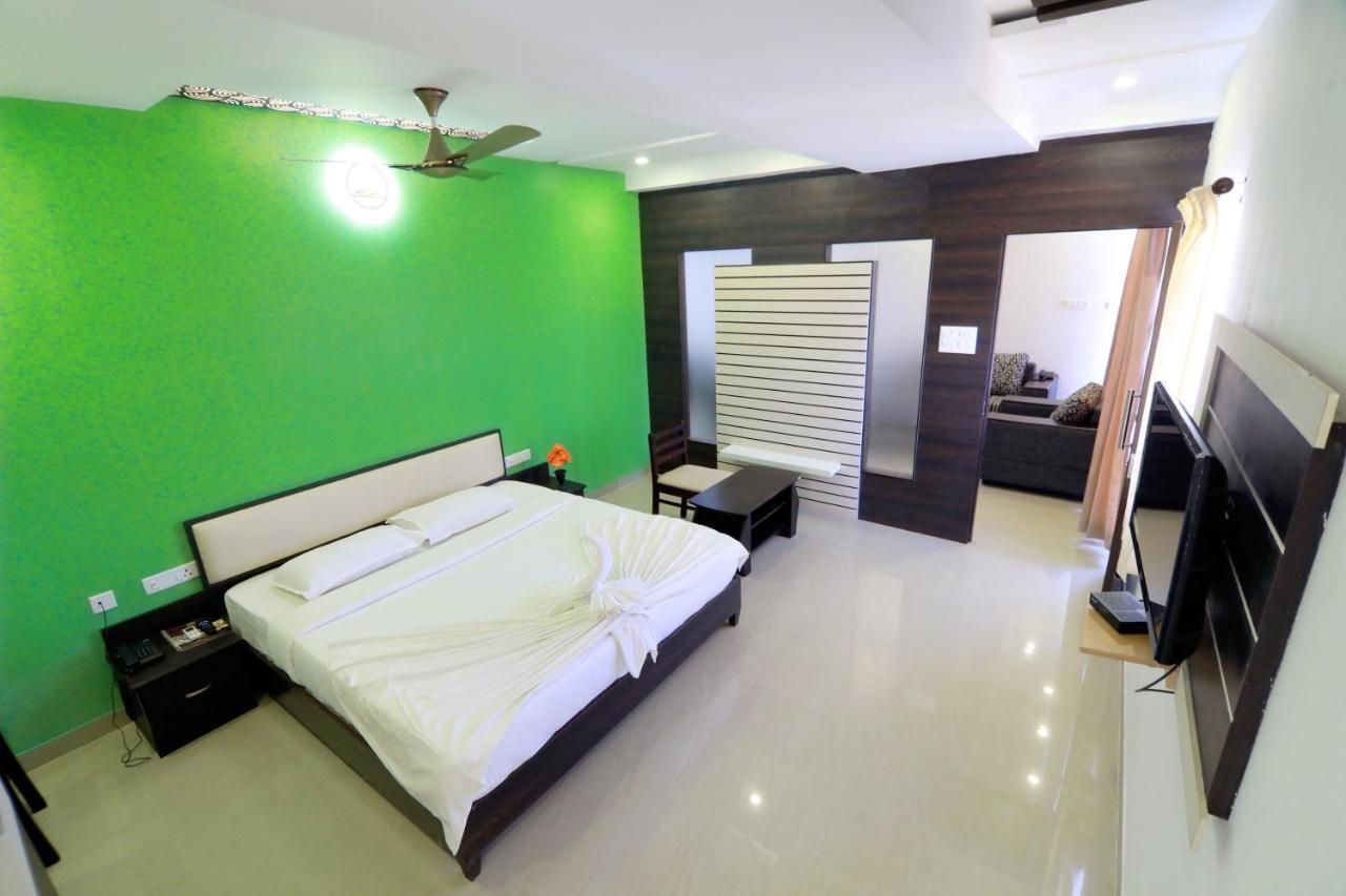 Hotel Ambai Grand Ambāsamudram Exterior foto